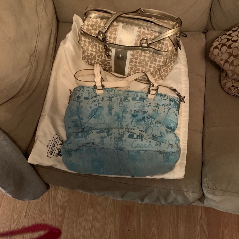 Coach purses - Picture 3 of 7